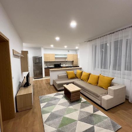 Mrm Aparthome Floresti  Luaran gambar