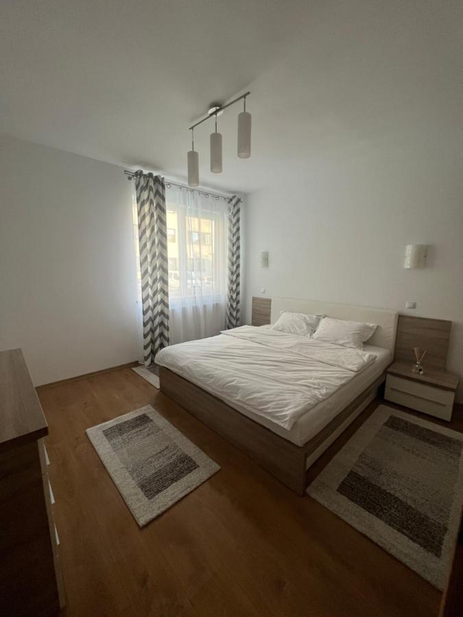 Mrm Aparthome Floresti  Luaran gambar