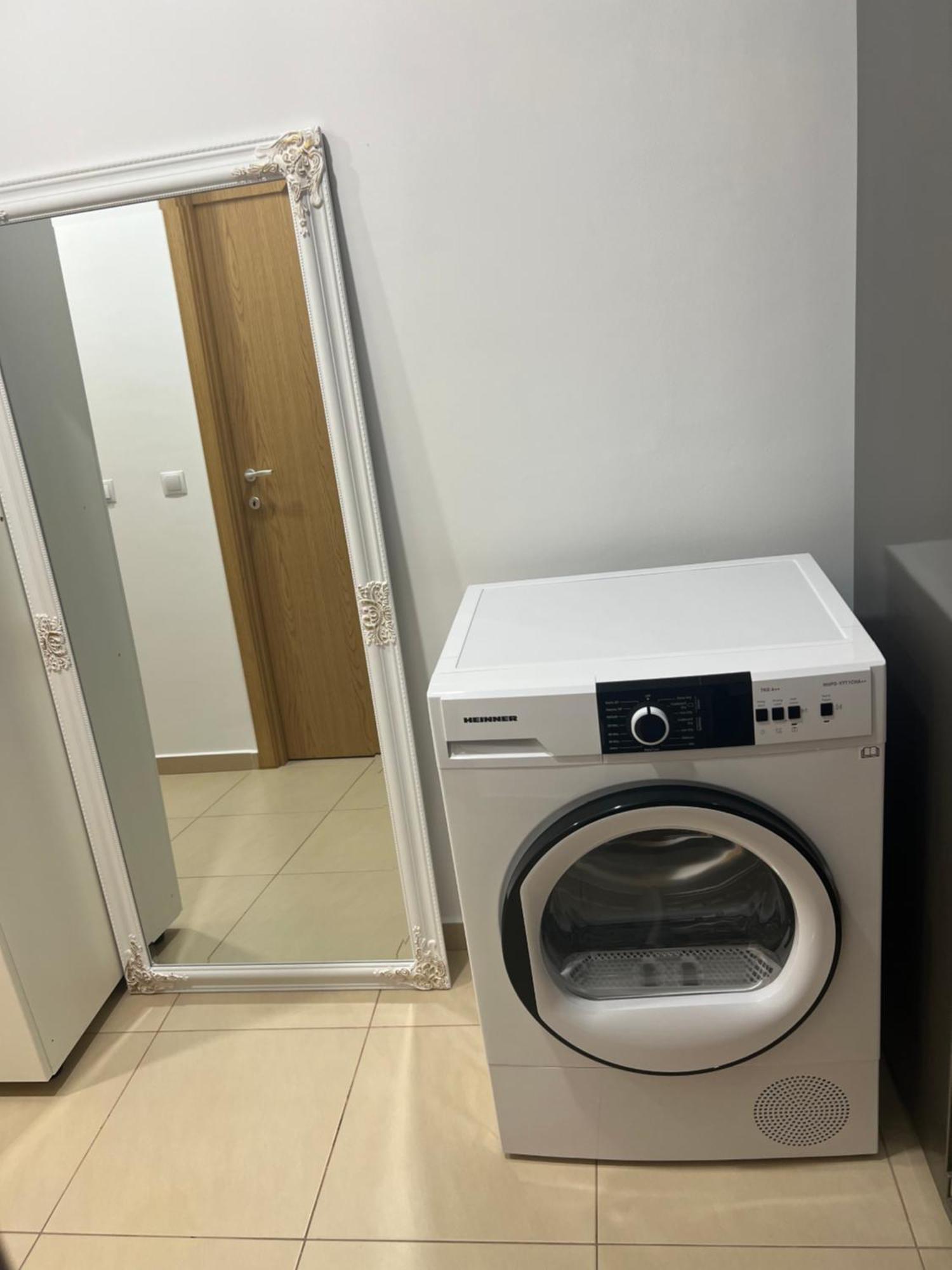 Mrm Aparthome Floresti  Luaran gambar